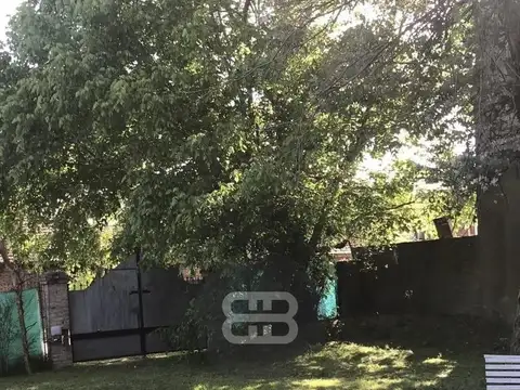 Casa en Venta con 4 cocheras