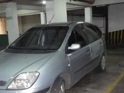 Cochera cubierta en Caseros zona Centro