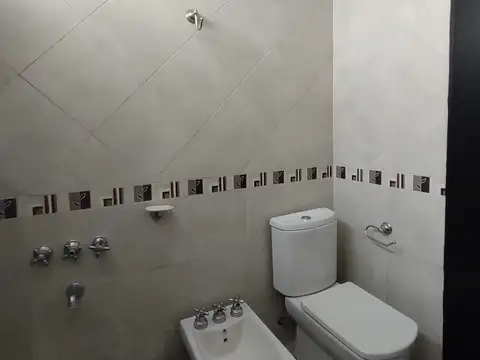 Departamento en Alquiler con 1 cocheras