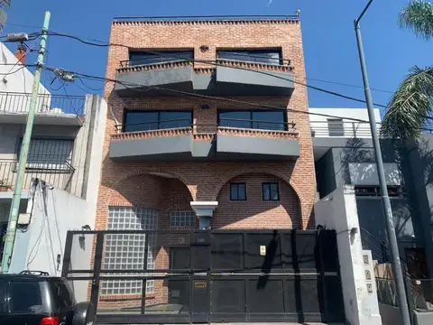 Edificio completo a la venta, ideal para transformar en hotel o departamentos con posibilidad de construccion de hasta 7 pisos mas