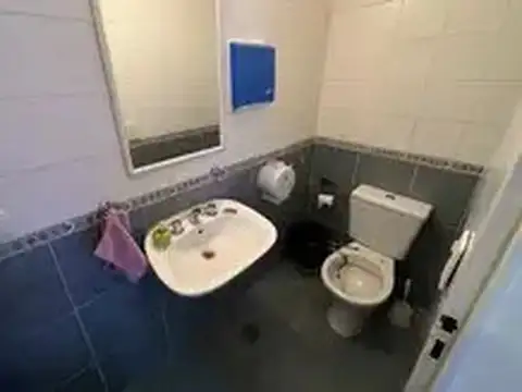 Edificio completo a la venta, ideal para transformar en hotel o departamentos con posibilidad de construccion de hasta 7 pisos mas