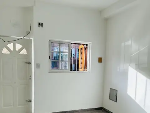 Depto Tipo Casa en Alquiler de 2 ambientes