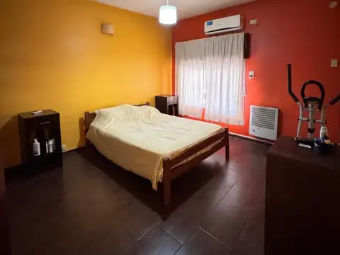 CASA EN VENTA EN SAN ANTONIO DE PADUA CON DEPARTAMENTO