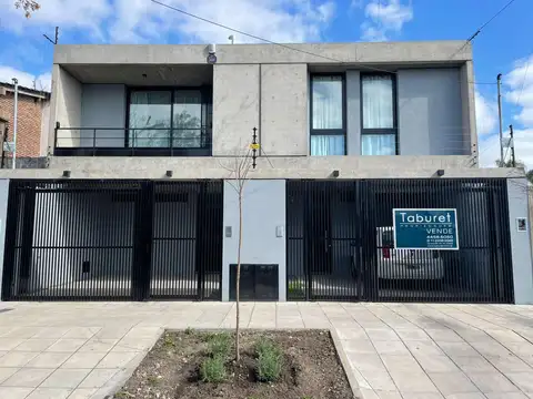 PH moderno 4 ambientes a la venta en Ituzaingó Norte