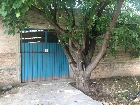 IMPORTANTE TERRENO ESQUINA CRESPO Y URUGUAY CON VIVIENDA Y GALPON DE 20 X 24