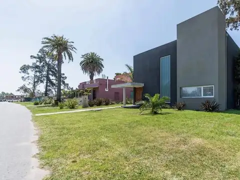 Casa en Venta en Guillermo E Hudson, USD 394.000