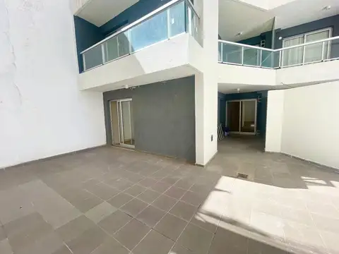 DPTO EN VENTA 2 DORMITORIOS PATIO PB CENTRO,CBA.