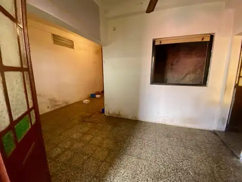 CASA  DE PASILLO VENTA LA TABLADA 2 DORMITORIOS