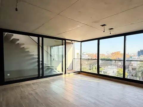 Triplex de 4 ambientes en  L.De Nuñez