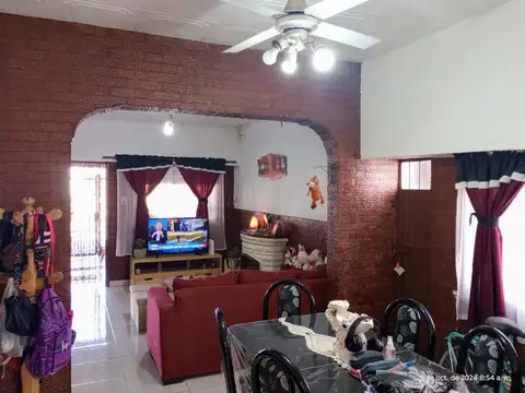 Casa 3 ambientes con 2 baños