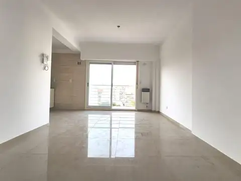 Venta Departamento 2 Ambientes. Balcón. Cochera Optativa. Flores Sur