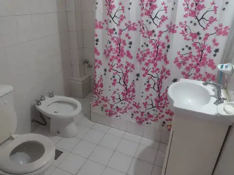 VENTA 2 CASAS EN MUNRO CON PILETA Y PARRILLA