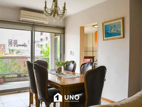 1º de Mayo y Montevideo - Dpto de 2 Dormitorios Externo. Con cochera.