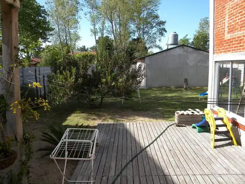 Casa 7 ambientes con 5 baños