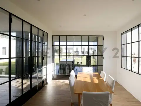 164 E/ 474 Y 476 100, Piso 0