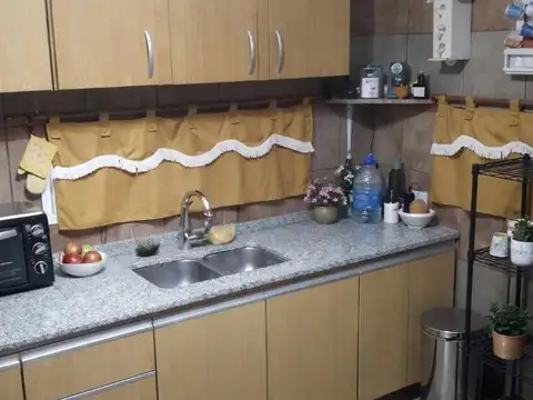 Casa 2 ambientes con 1 baño