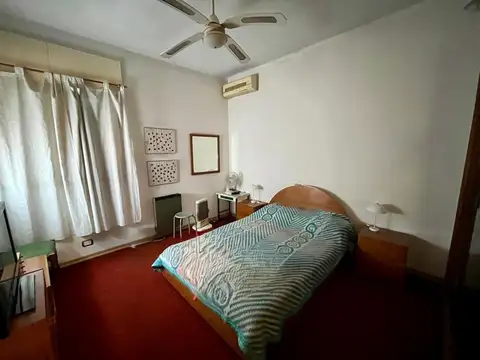 Chalet en esquina + Galpón (uso comercia o industrlial)