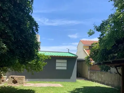 Barranca de los Lobos  e/ Valparaiso y Pinamar