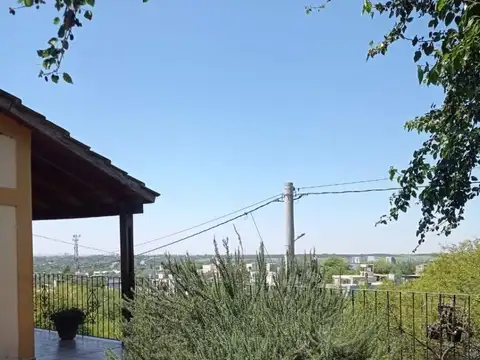 Los Algarrobos al 1600