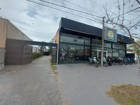 CASA EN VENTA EN CAPITAN SARMIENTO CON LOCAL