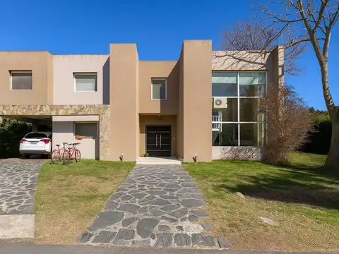 VENTA CASA 6 AMBIENTES APTO CREDITO COUNTRY LOMA VERDE