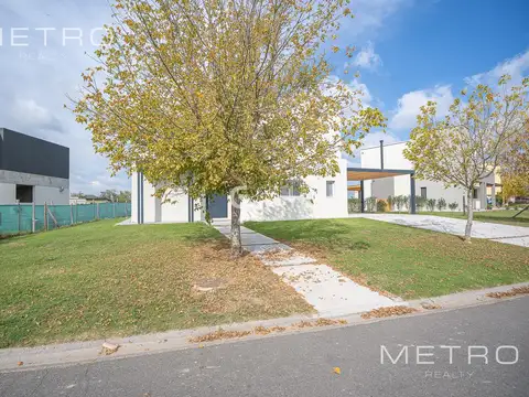 Casa 5 ambientes con 2 baños