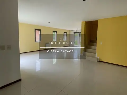 Casa en Venta con 4 cocheras