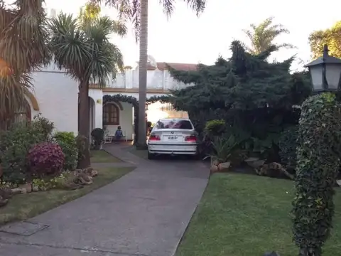 Fernandez de la Cruz 800