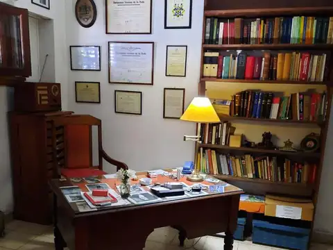 Casa 8 ambientes con 3 baños