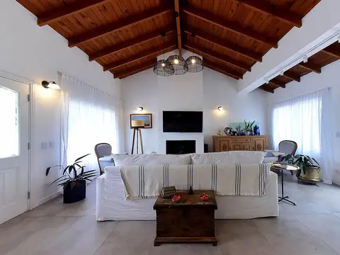 Casa en Venta en Campos De Alvarez, USD 340.000