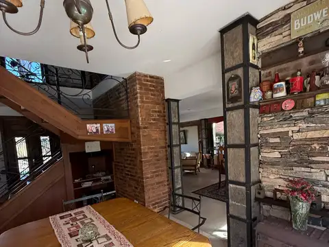 Casa 6 ambientes con 3 baños