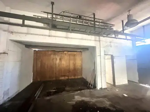 VENTA GALPÓN CON LOCAL Y OFICINA PIÑEYRO AVELLANEDA