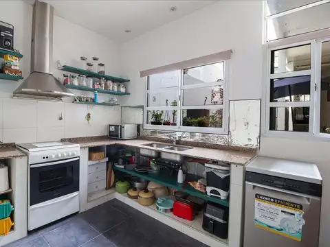 Camino General Belgrano 800