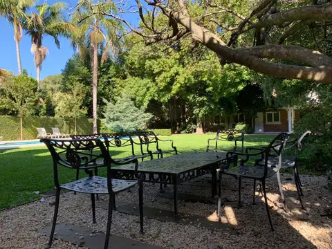 Casa 7 ambientes con 4 baños