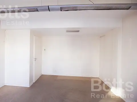 Excelente ubicación, 7 amb, 2 plantas, luminosa y espaciosa, cochera.