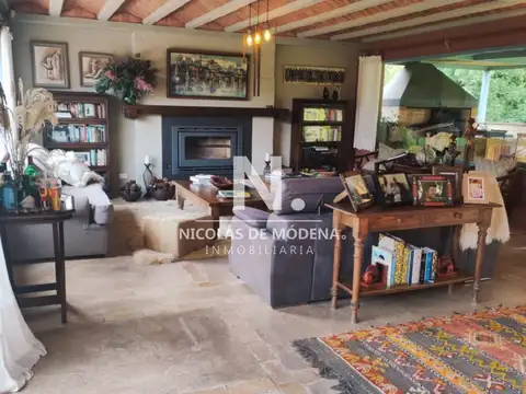 Casa 6 ambientes con 4 baños