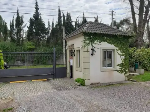 Casa en Venta con 1 cochera