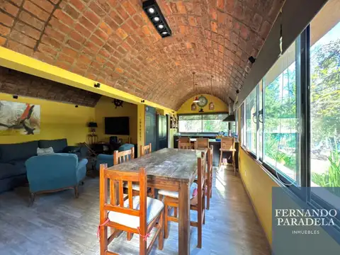 Casa 2 ambientes con 2 baños