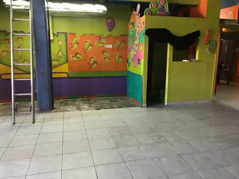 Local en Venta en Villa Luzuriaga, USD 100.000