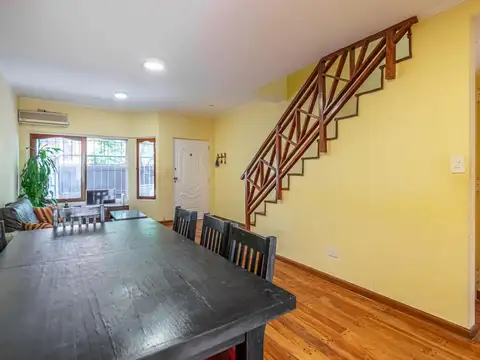 Depto Tipo Casa en Venta de 4 dormitorios