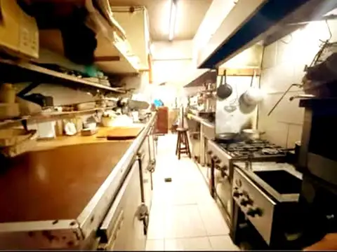 VENTA FONDO DE COMERCIO BAR RESTAURANTE FRENTE UNIVERSIDAD