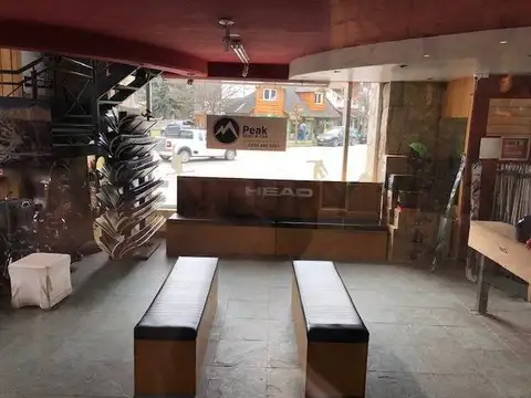SE VENDE IMPACTANTE LOCAL EN ESQUINA 90 M2 EN 2 PLANTAS