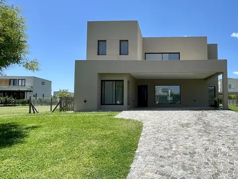 Casa en venta en Riberas - Lote interno - A estrenar - Puertos del Lago
