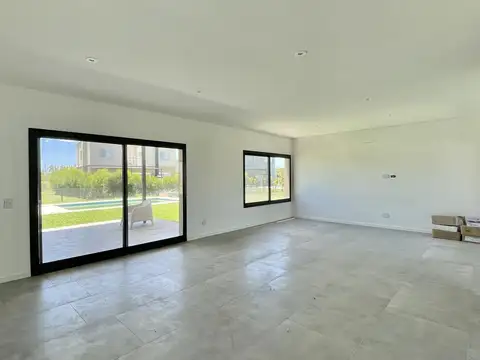 Casa 6 ambientes con 3 baños