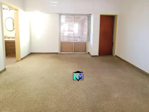 Casa en zona semi céntrica, muy buena ubicación