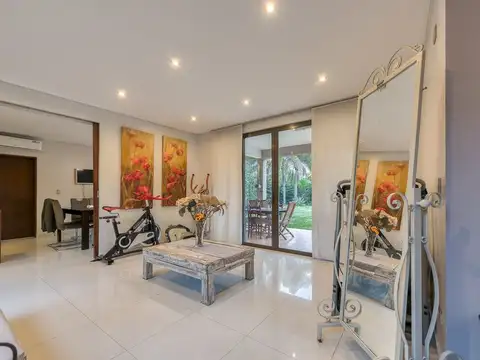 CASA VENTA CAMPOS DE ALVAREZ PISCINA LOTE CENTRAL