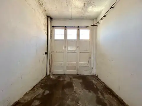 VENTA Local + Galpon + Depto 3 amb en Constitucion