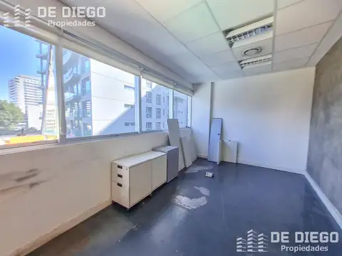 Oficina en Alquiler con 2 cocheras