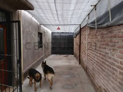 Casa en Venta con 3 cocheras