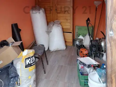 Casa 8 ambientes con 1 baño